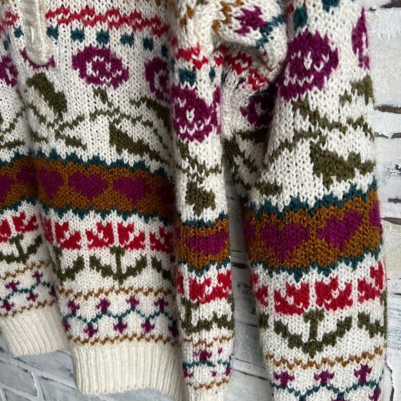 Vintage Henley Style Floral Wool Knit Sweater Size Woman’s Small 17x27 - Picture 5 of 7